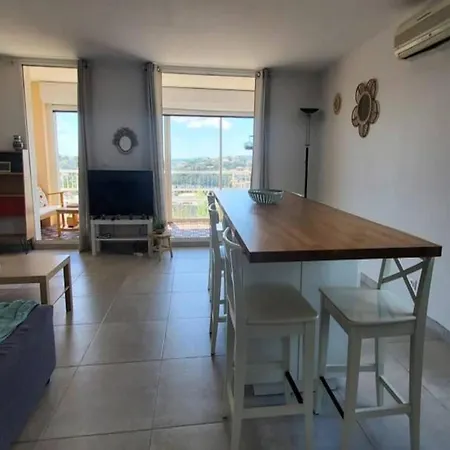 Apartment For 6 People